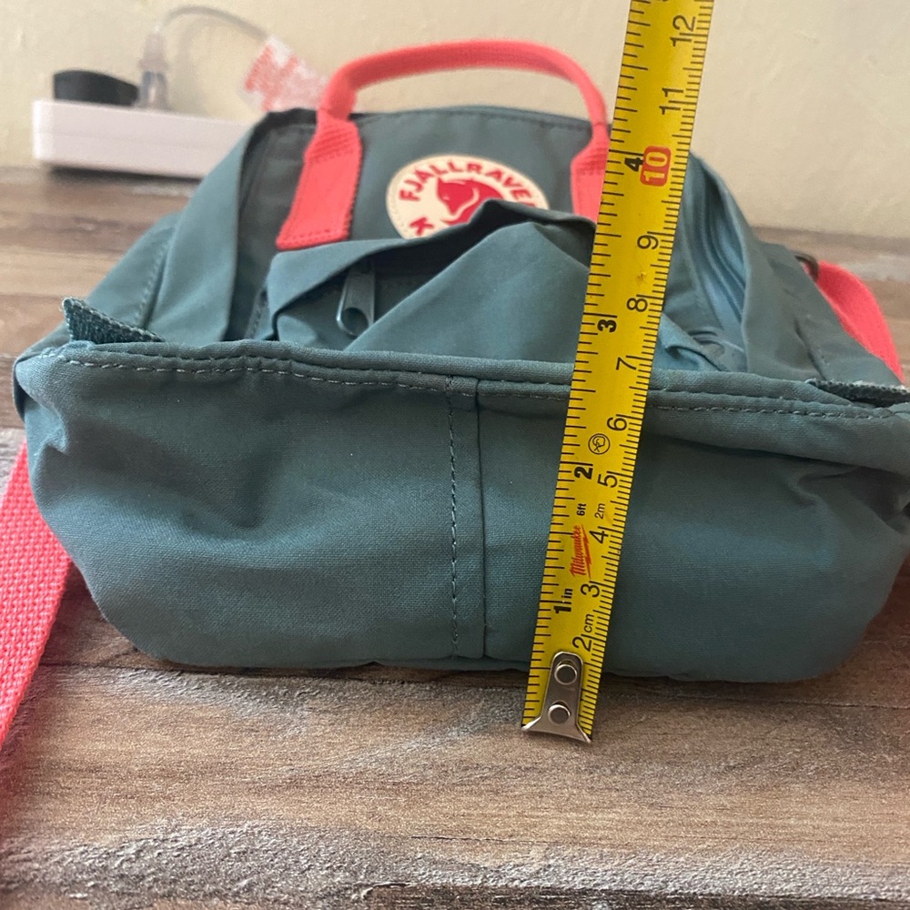 Fjallraven Kånken Mini Backpack/ Crossbody in Green and Coral - Picture 12 of 12